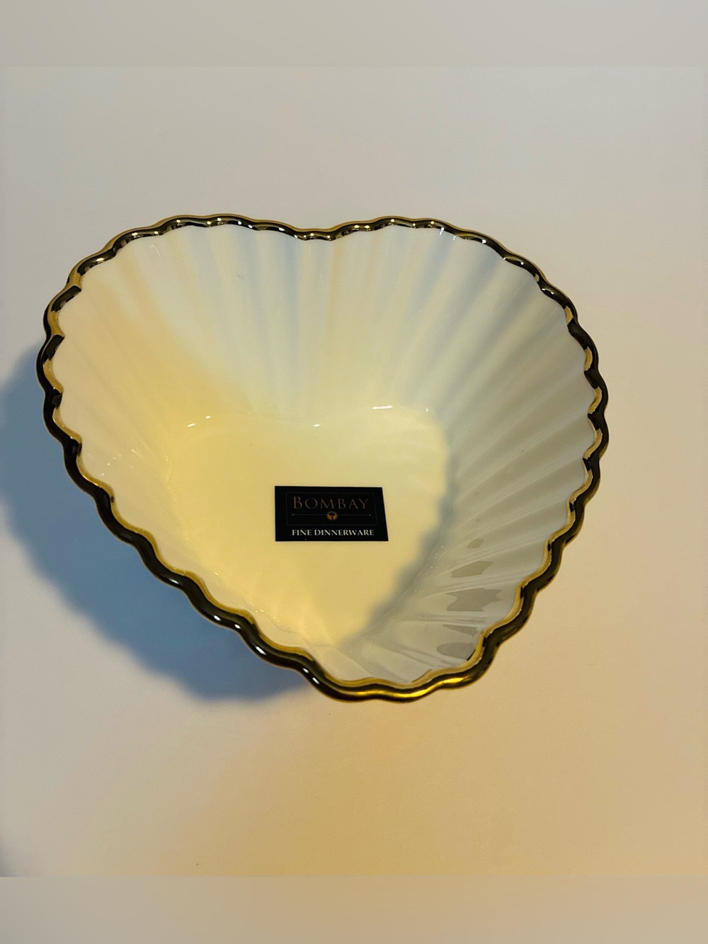 Bombay Fine Dinnerware Cream Scalloped Heart Bowl with Gold Trim